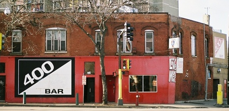 400 Bar [photo: Dan Qualy]